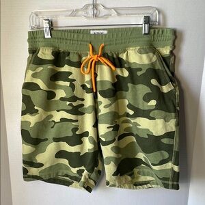 Retreat Men's Large  Fleece Shorts  Camouflage   with pockets